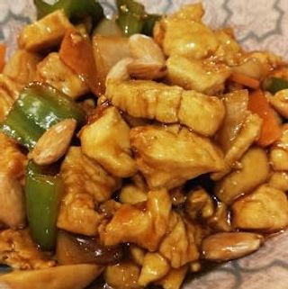 Pollo con bambu y setas chinas