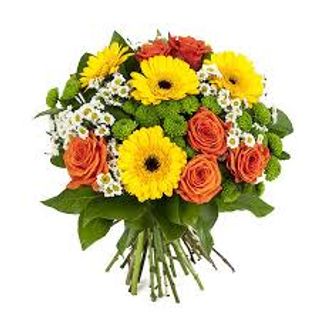 Bouquet con  gerbere e altri fiori di stagione