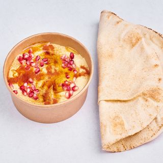 Hummus Daktylowy  200 gram w zestawie  z pitą