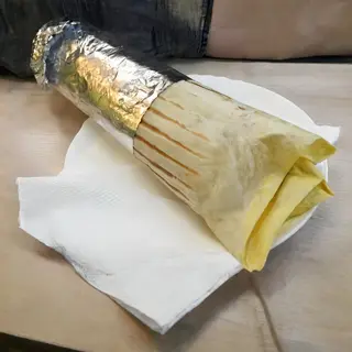 Menú durum kebab + papas + bebida (330 ml.)