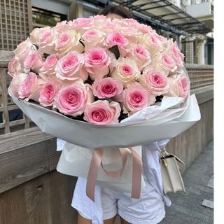 51 біло-рожева троянда "Mandala"