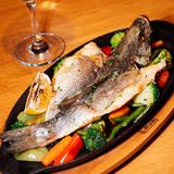 სიბასი მწვანილებით და ბოსტნეულით/Sea bass with herbs and vegetables