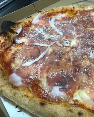 Mascarpone crudo pizza