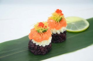 208. Gunkan black tsubaki 3 pezzi