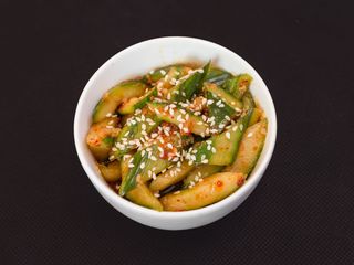 Pikantny ogórek z czosnkiem