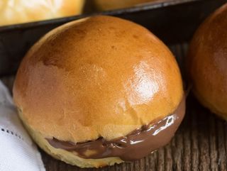 Panino bianco artigianale con Nutella