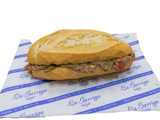 Bocadillo De Carne Mechada De Vacuno