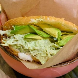 AREPA REINA PEPIADA (1 Ud.)