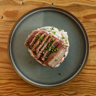 Ensalada de Atum com Tataki de Atum