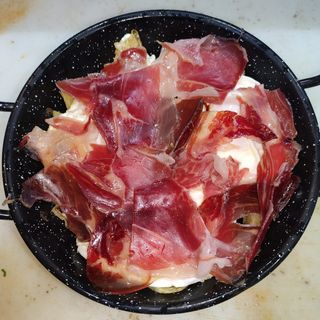 Sartén De Huevos Rotos Con Jamón