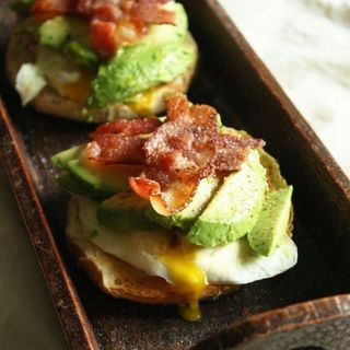 Avo & bacon breakfast