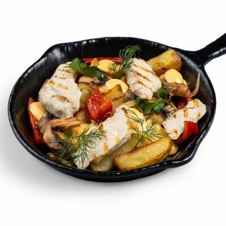 Пательня з куркою та овочами (280г)