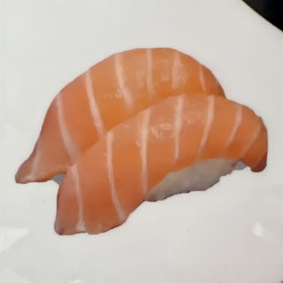 80 Nigiri de salmon 2pzs