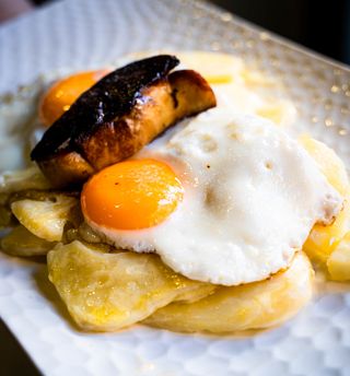 Huevos Rotos Con Foie