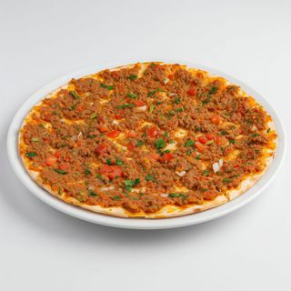 Lahmacun de pollo o ternera