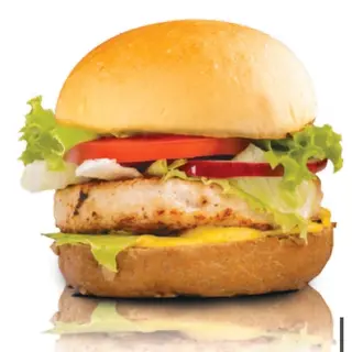 Crispy fish fillet burger with tartar sauce