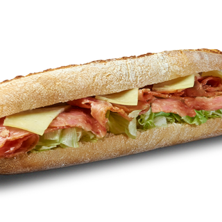 Bacon y queso vegetal.
