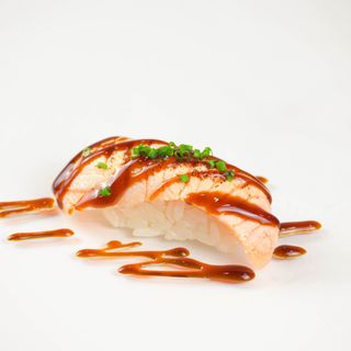 nigiri de salmon flameado 2u