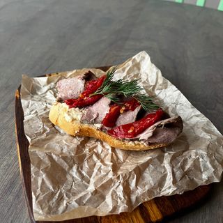 Брускета з ростбіфом (2шт)