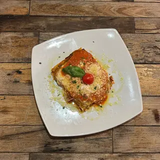 Lasagna casareccia ragù provola e mozzarella