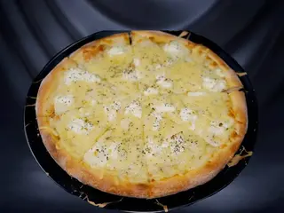 Pizza Quatre Fromages Petit