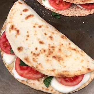 Piadina Caprese