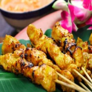 7.Pollo Satay Con Salsa De Cacahuete (2 Pzs.)