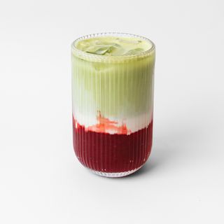 Iced Strawberry Matcha (12oz.)