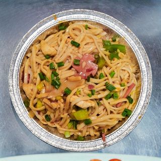 55. Tallarines Con Pollo Y Salsa Curry