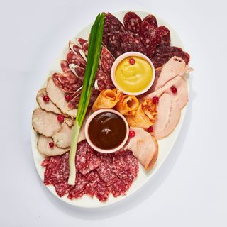 М'ясне асорті (280/60г)