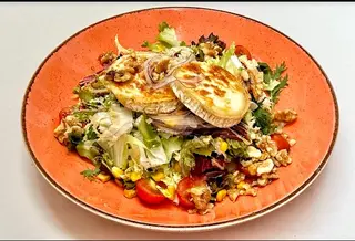 Ensalada De Queso De Cabra