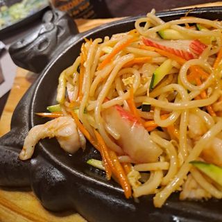 223 Yaki udon frutti di mare alla piastra
