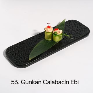 Gunkan de calabacín ebi