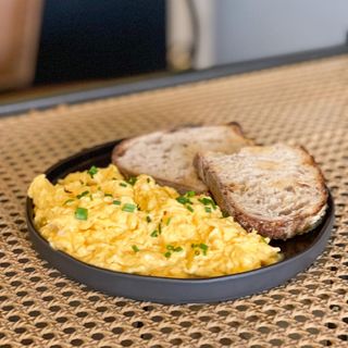 Ovos Mexidos com Tostas