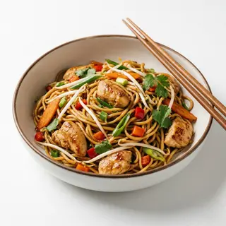 Tallarines Fritos Con Pollo
