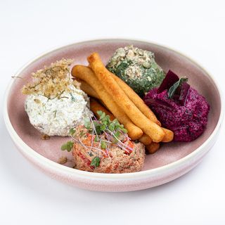 ფხალის ნაირსახეობა მჭადის ჩხირებით