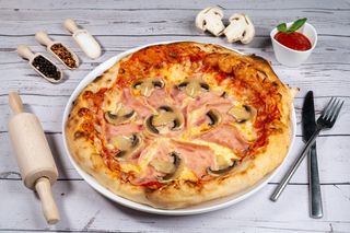 Pizza Prosciutto e Funghi 