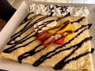 33D. Z nutellą, bananami, bakaliami, lodami i bitą śmietaną