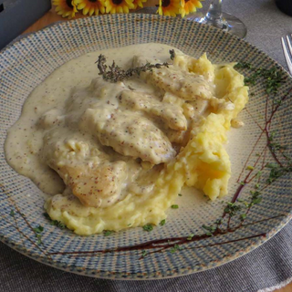 Пилешки каренца със сметаново-горчичен сос (430г)