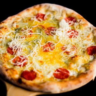 Pizza Quattro Formaggi cu salam picant Ø 45cm