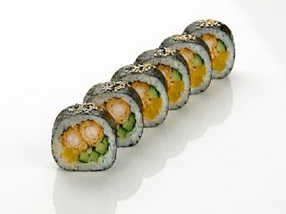 Futomaki z krewetką w tempurze 6 szt (180g)
