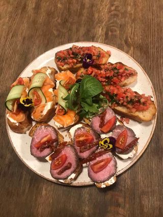 Асорті з Брускетт (550г)