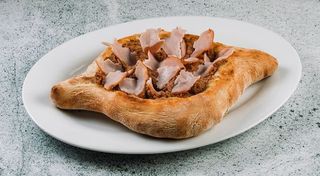 აჭარული ლობიოთი და ლორით პატარა