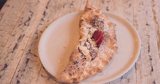 Calzone con crema di pistacchio