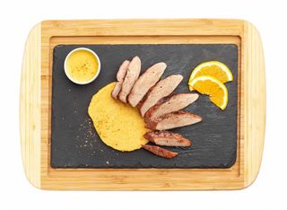 Патешко филе с полента и портокалов Чътни (350г)