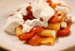 Paccheri pomodoro e burrata