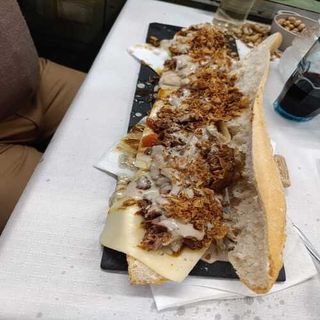 Bocadillo Carrillada (Medio)