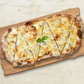 Pinsa Romana Quatro Formaggi