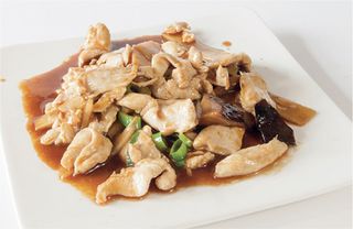 Pollo con funghi e bambù