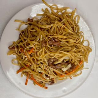 28. Tallarines Delicias Con Ternera